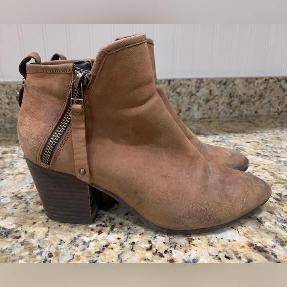 Steve Madden Women Boots Julius Cognac Leather Pointed-Toe Ankle Booties 8.5 - Picture 1 of 8